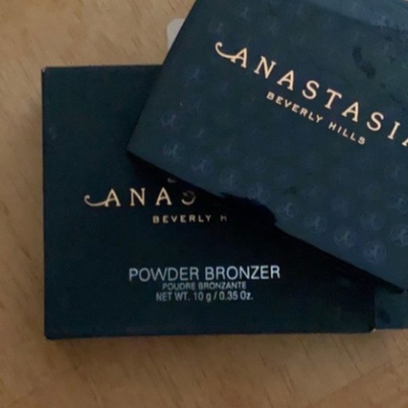 New Without Box | Anastasia Beverly Hills Powder - Picture 2 of 3